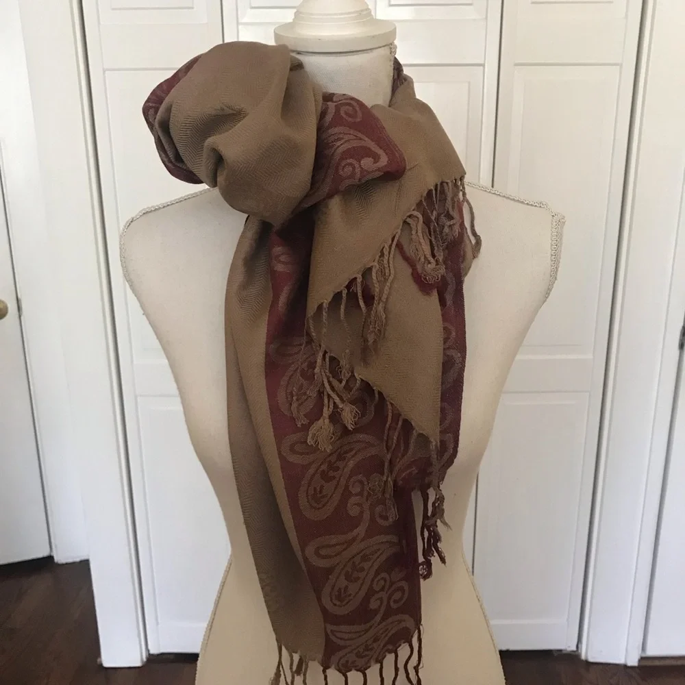 Cashmere Pashmina Wrap Scarf with paisley print border. Brown NWOT
